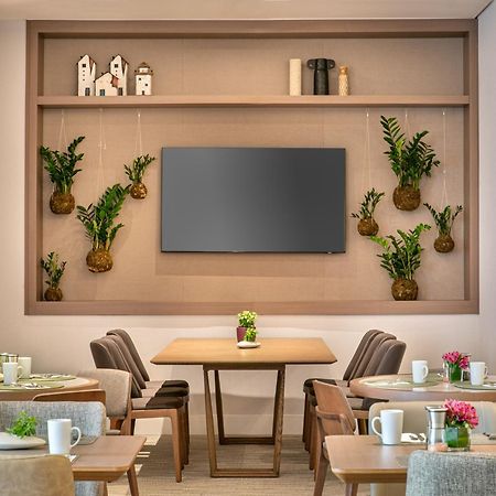 欧罗巴花园美利亚酒店 圣保罗 外观 照片 The lounge at the airport