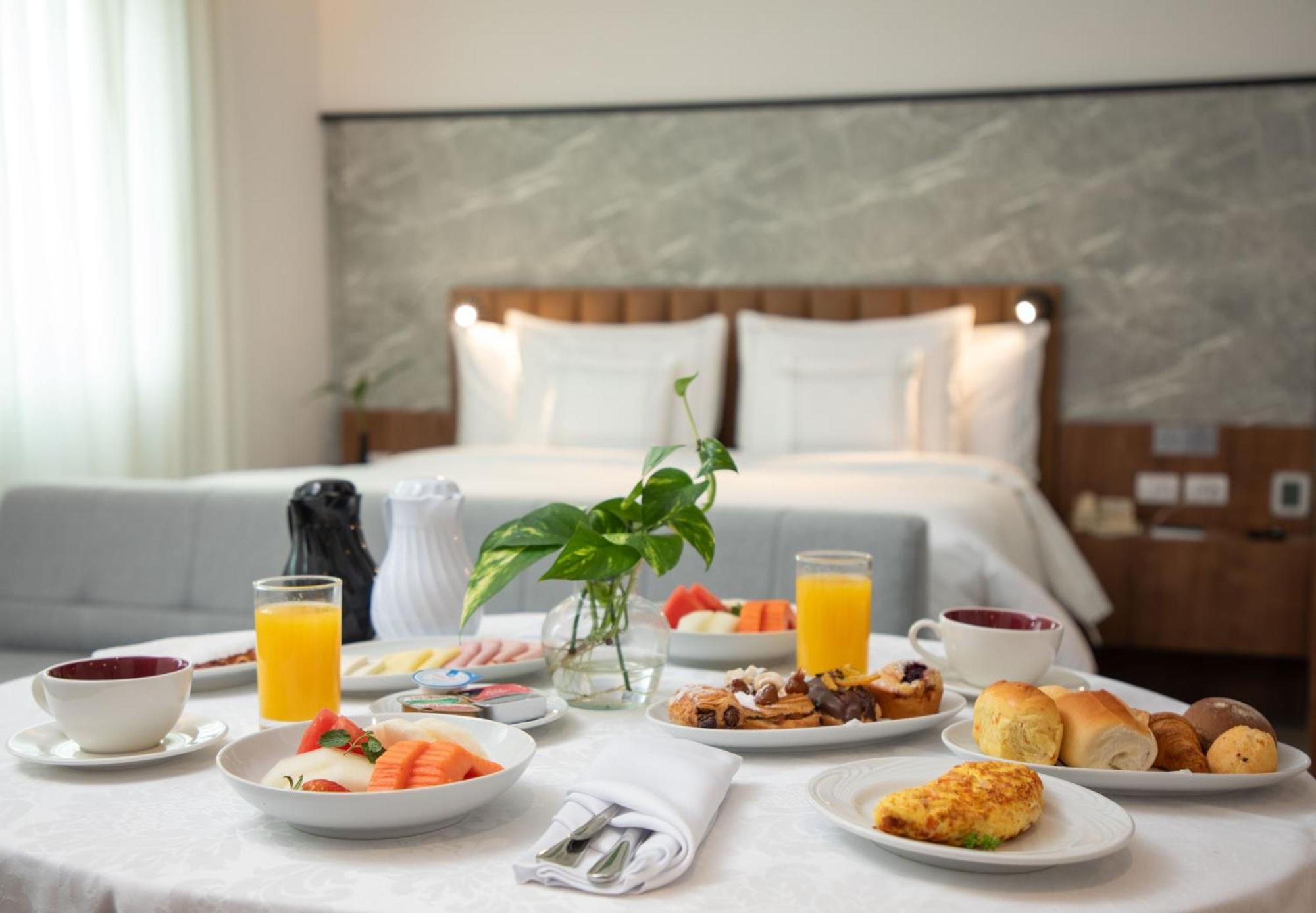 欧罗巴花园美利亚酒店 圣保罗 外观 照片 A breakfast in bed