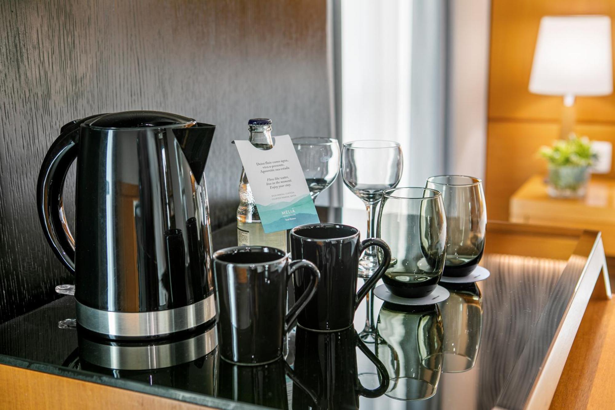 欧罗巴花园美利亚酒店 圣保罗 外观 照片 A kettle in a hotel room