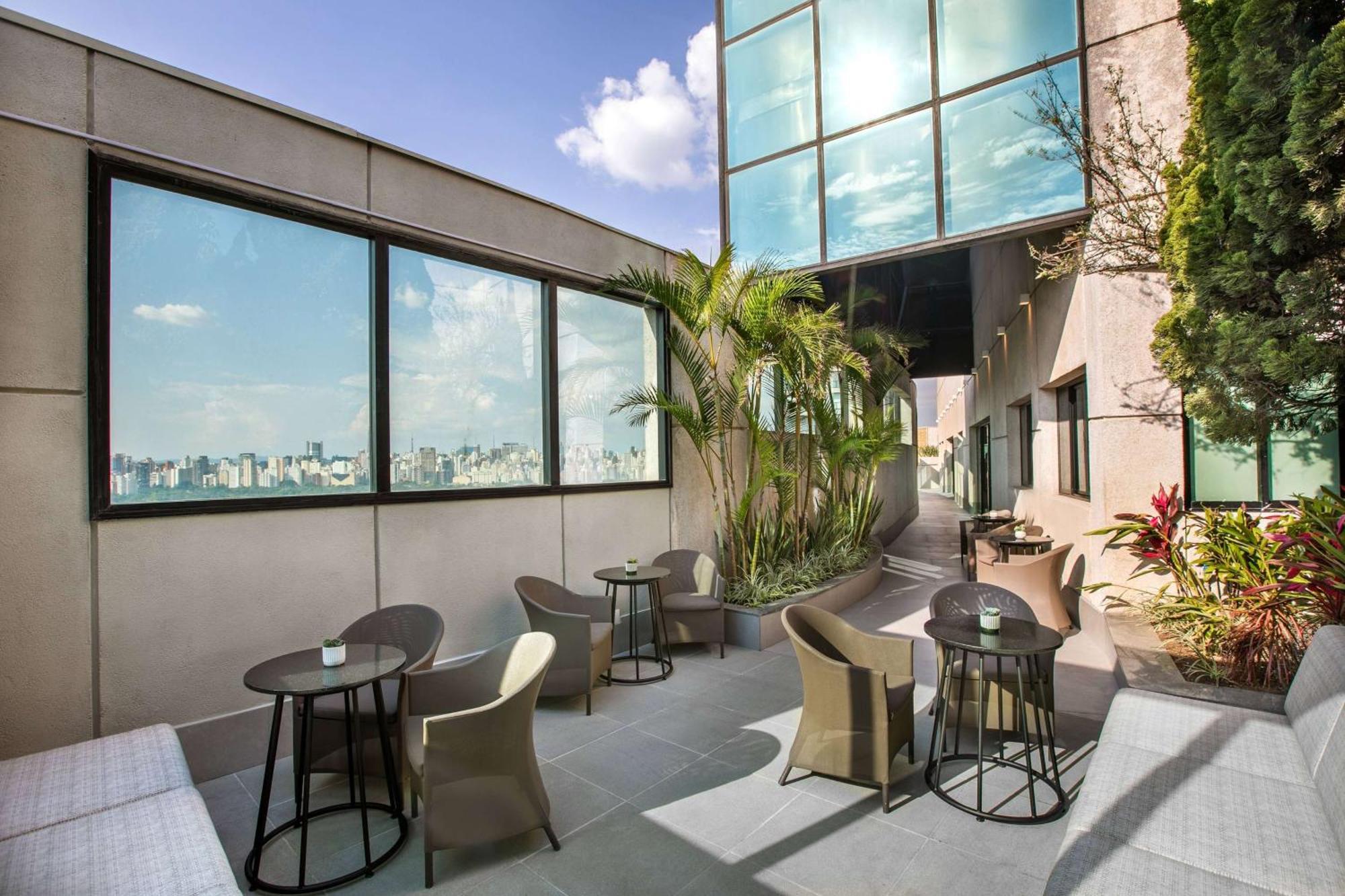 欧罗巴花园美利亚酒店 圣保罗 外观 照片 The rooftop lounge at the hotel