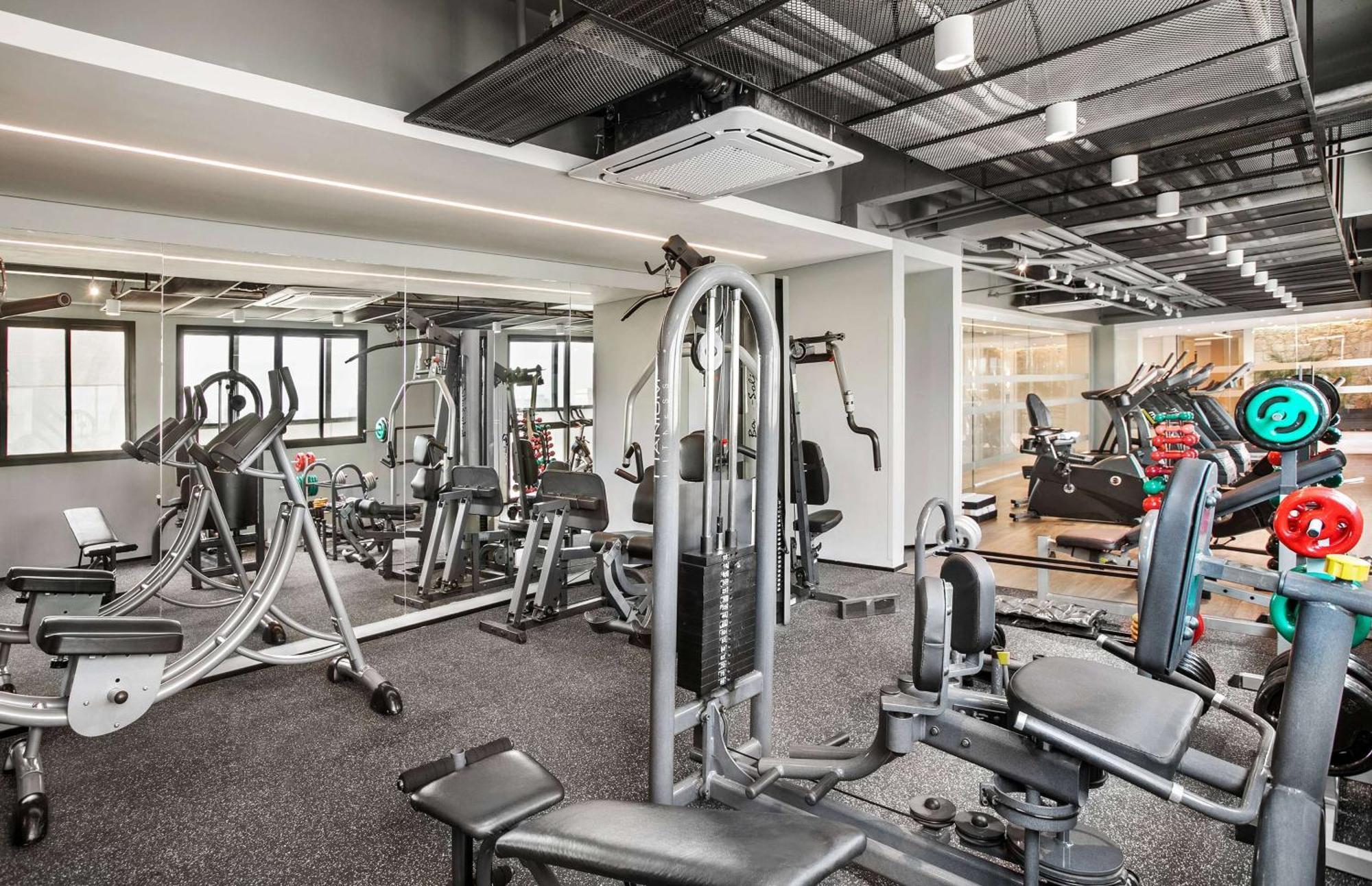 欧罗巴花园美利亚酒店 圣保罗 外观 照片 The gym at the 1000m² sports and wellness centre